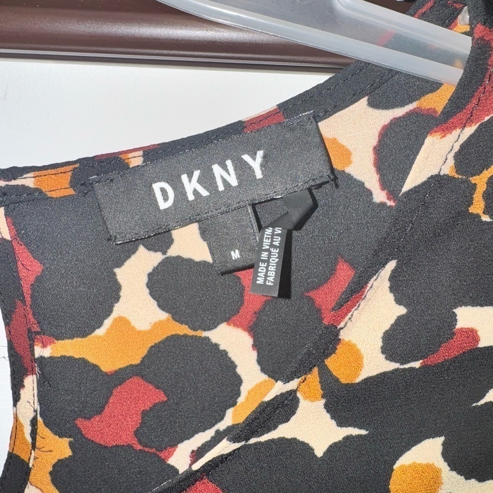 DKNY Ladies Cheetah Sleeveless Blouse Size Medium - Picture 3 of 6